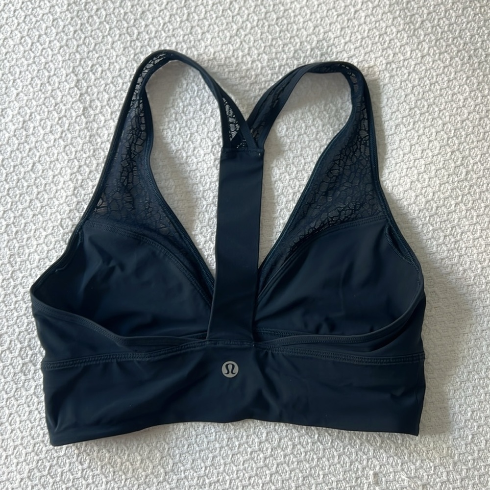 Lululemon bra size 6 - Picture 2 of 3